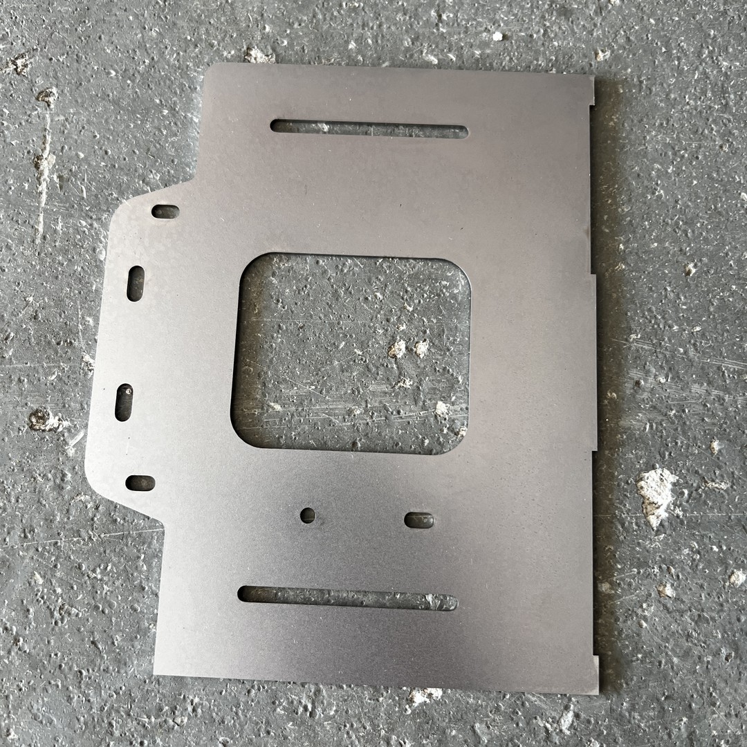 Pièces métalliques de pliage de précision d'estampage personnalisées par métal automatique