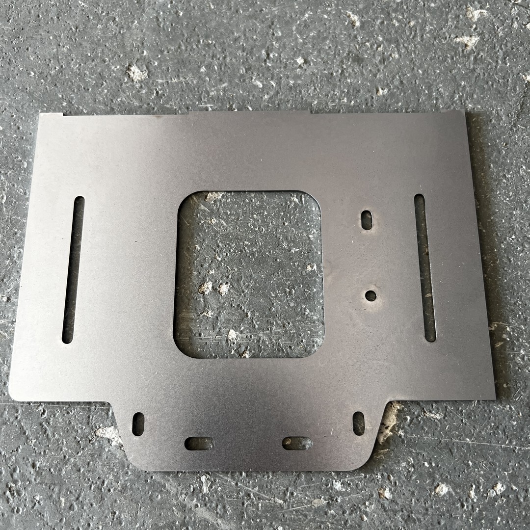 Pièces métalliques de pliage de précision d'estampage personnalisées par métal automatique